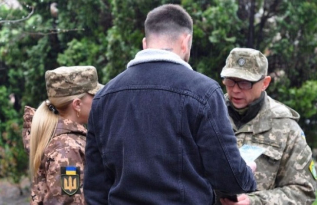 Раздают ли сейчас повестки в спортзалах и кафе: представитель ТЦК сообщил детали мобилизации в Киеве