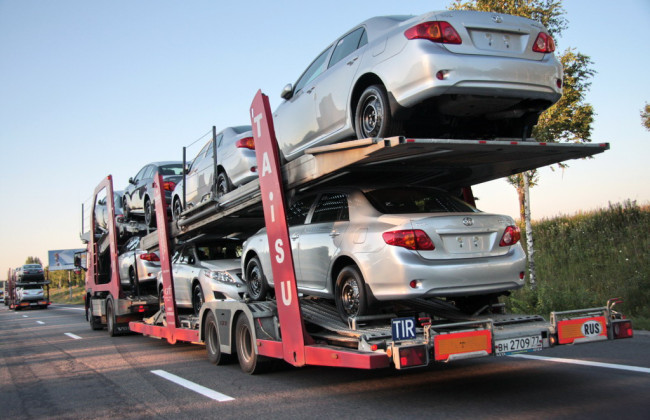 Верховная Рада одобрит законопроект о растаможке легковых автомобилей через Дію