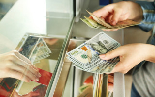 Чистая покупка валюты украинцами в январе достигла $1,1 млрд, — Нацбанк