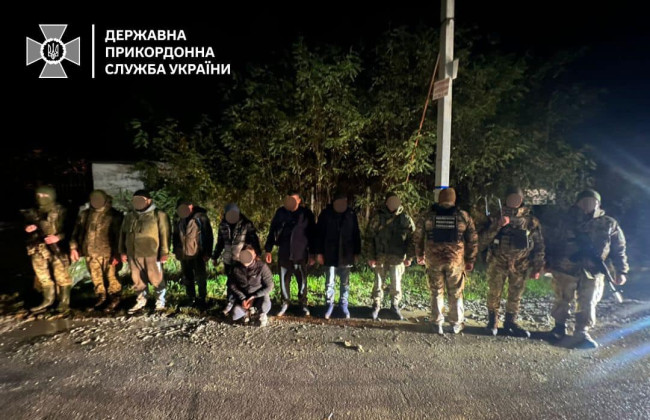 От $5000 до $8000 за пересечение границы: на Закарпатье поймали переправщика с пятью уклонистами