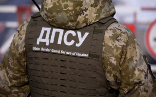 «Не попередили, що доведеться пливти»: порушників виловили з Тиси за 300 метрів до кордону