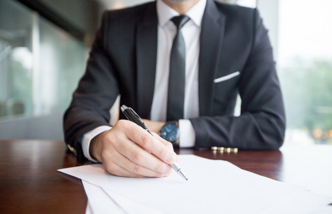 Украинцам объяснили, как записаться в Консульство на нотариальные действия