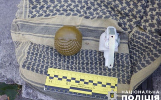 Носив у сумці бойову гранату: у Києві судитимуть чоловіка