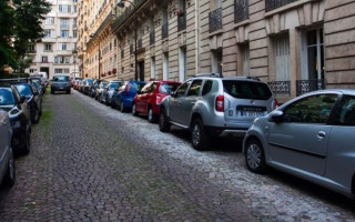 Париж піднімає ціни на паркування для великих авто втричі