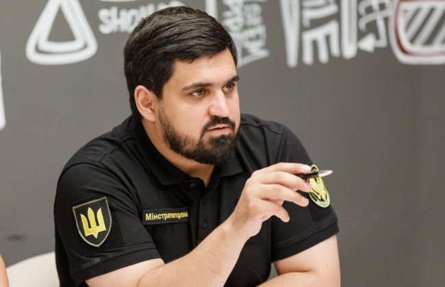 Работодатели, которые во время обстрелов заставляют работников выходить на работу, должны нести уголовную ответственность, — считают в Минстратегпроме