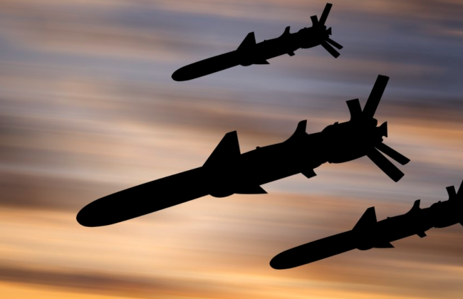 Ракетная атака на Киев: в столице раздались громкие взрывы, известно о пострадавших