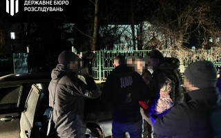 В Одеській області затримали чиновника ТЦК та правоохоронця, які торгували «білими квитками», — ДБР