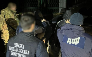 В Одесской области пограничник и сотрудник ТЦК за $7000 помогали мужчинам избегать мобилизации