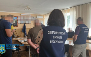100 тисяч — за дострокове звільнення: за хабар судитимуть ексначальника виправної колонії у Дніпрі