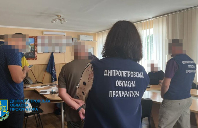 100 тысяч - за досрочное увольнение: за взятку будут судить экс-начальника исправительной колонии в Днепре