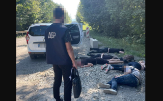 Організували схему нелегального виїзду військовозобов’язаних до Євросоюзу: судитимуть правоохоронця з Буковини та його спільників
