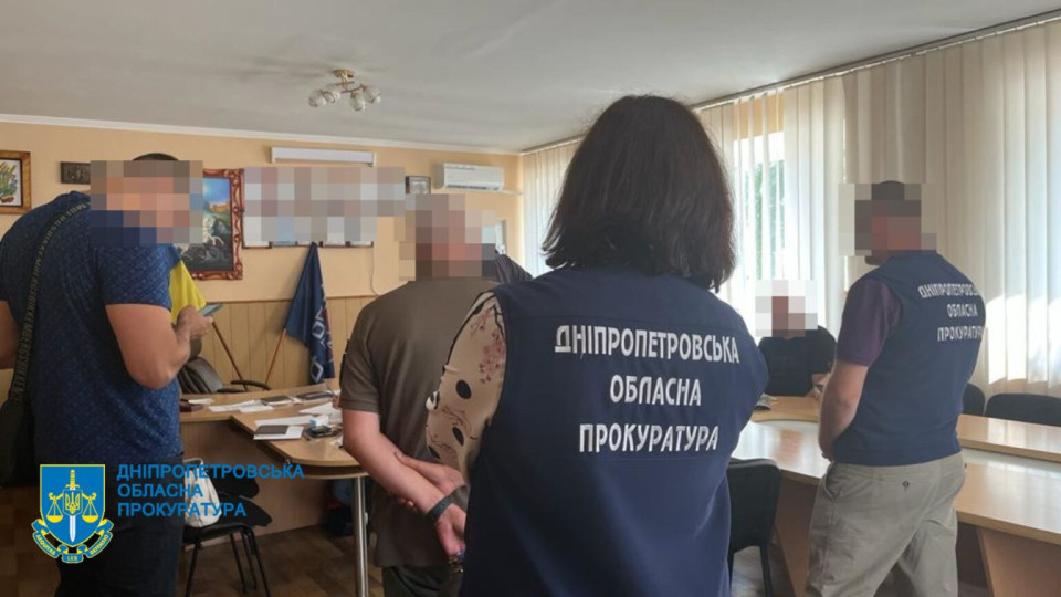 100 тысяч - за досрочное увольнение: за взятку будут судить экс-начальника исправительной колонии в Днепре