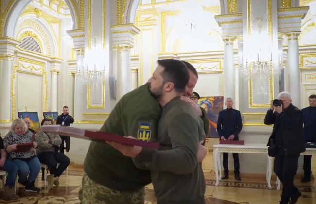 Зеленский показал награждение Залужного и Буданова: видео