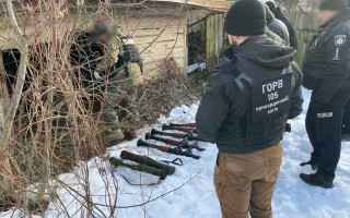 На Чернігівщині виявили схрон боєприпасів, фото