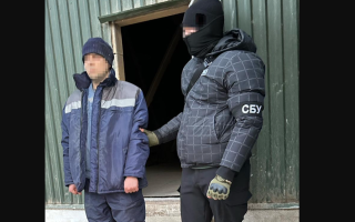 Встановив вебкамери поблизу Миколаївського морпорту, щоб шпигувати за кораблями ЗСУ: СБУ затримала зрадника