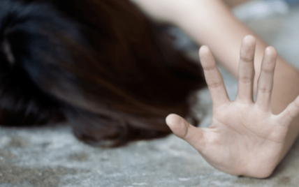 Пригласил на фильм и изнасиловал дочь: в Киеве к 10 годам лишения свободы приговорили отца