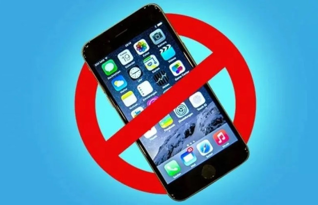 Во Франции в одном из городков запретят пользоваться смартфонами в общественных местах