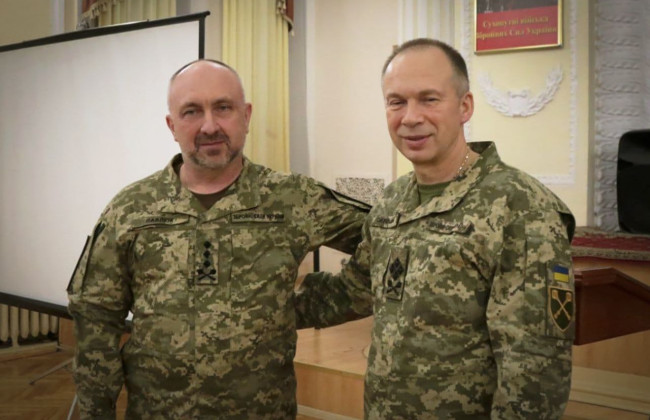Главнокомандующий ВСУ Сырский представил личному составу нового командующего Сухопутными войсками
