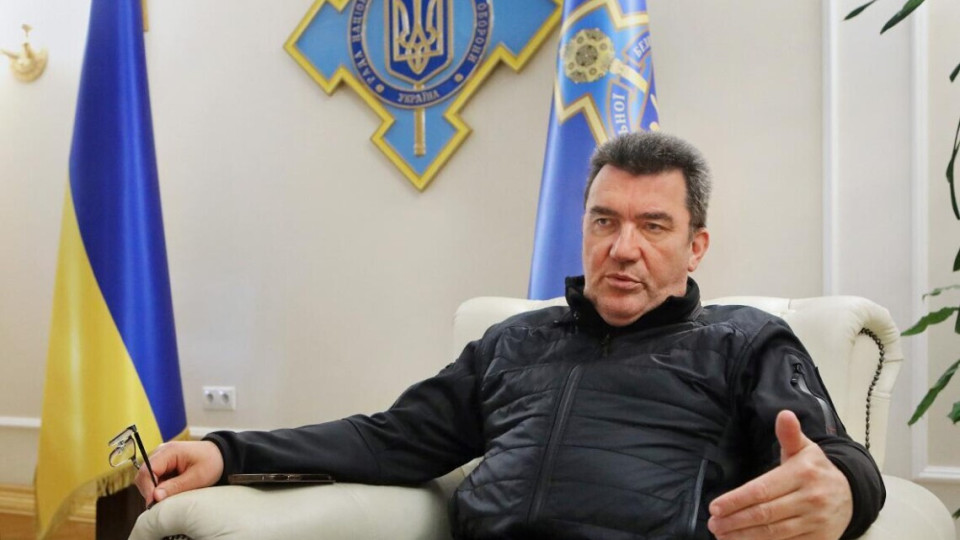 Данилов о ситуации на фронте: нужно немедленно увеличить поставки оружия и боеприпасов в Украину