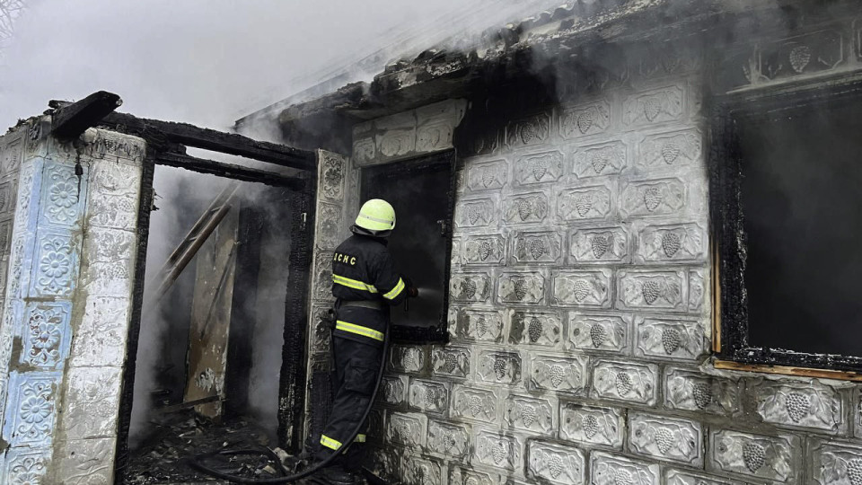 На Вінниччині через куріння чоловік загинув у палаючому будинку