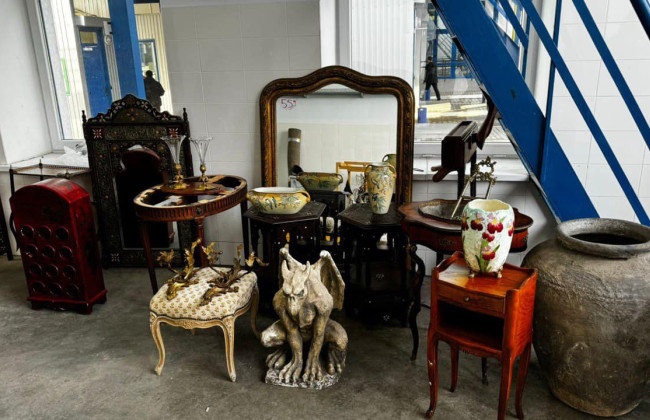 На румынской границе таможенники обнаружили трости-оружие и другие интересные предметы