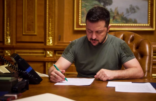 Владимир Зеленский провел новые перестановки в руководстве Вооруженных Сил Украины