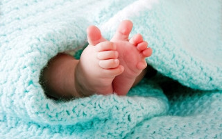 Яку допомогу від держави на дитину можуть отримати одинокі батьки у 2024 році: подробиці