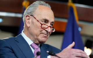 Палата представників США підтримає пакет з допомогою Україні, — лідер демократів у Сенаті Чак Шумер