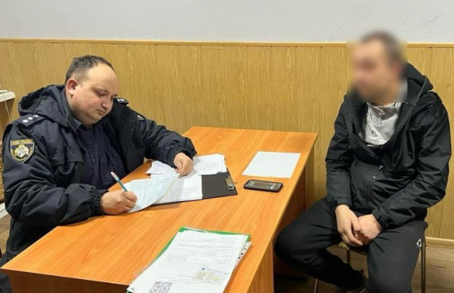 В Днепре дети повредили могилу украинского воина