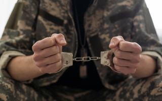 В Винницкой области солдат самовольно оставил воинскую часть и просил смягчить ему наказание: что решил суд