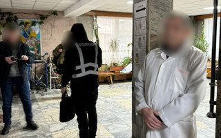 За $5000 обіцяв «потрібне» рішення ВЛК для ухилянта: на Львівщині викрили лікаря-хірурга