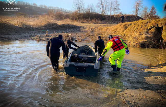 На Буковине прекратили поиски пропавшего на реке 8-летнего ребенка