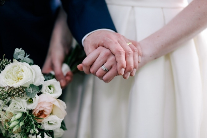 Любовь победит войну: в Минюсте посчитали, сколько пар оформили брак в День влюбленных