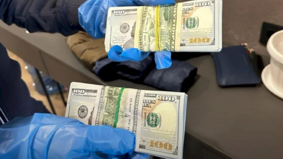 Харьковскую налоговицу, которую разоблачили на получении $55 тысяч, взяли под стражу
