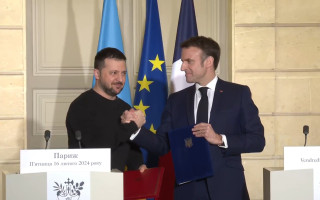 Зеленський і Макрон підписали договір про гарантії безпеки між Україною та Францією