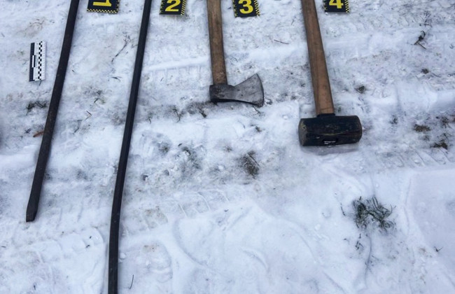 На Житомирщине мужчина похитил с кладбища инструменты, чтобы ограбить магазин