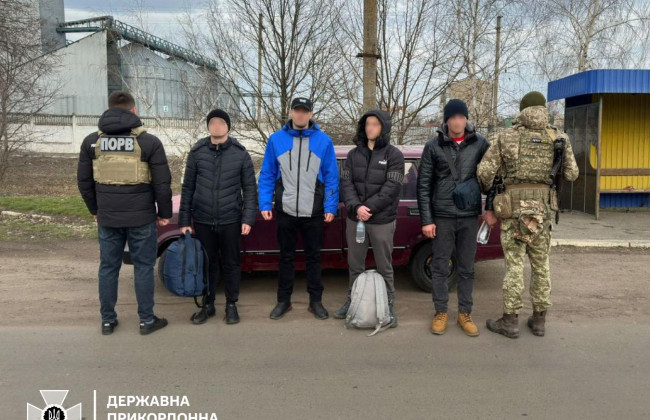 Водитель-переправщик за $6000 планировал незаконно вывезти в Молдову трех нарушителей