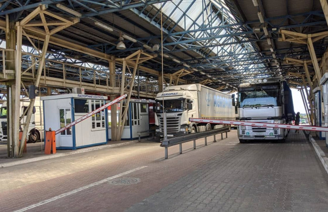 Протесты на украинской границе: польские фермеры заблокировали пограничный пункт «Корчева – Краковец»