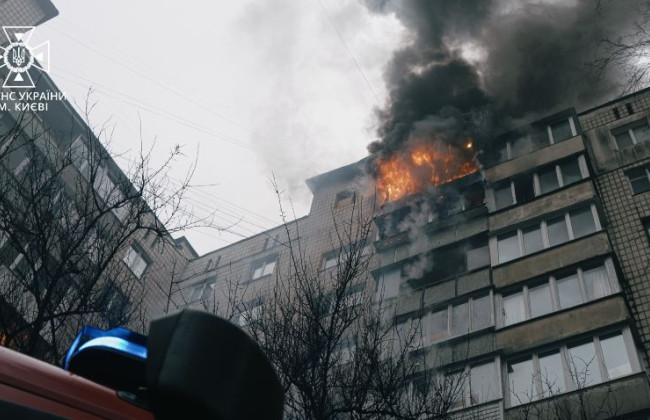 В Киеве вспыхнул пожар в многоэтажке