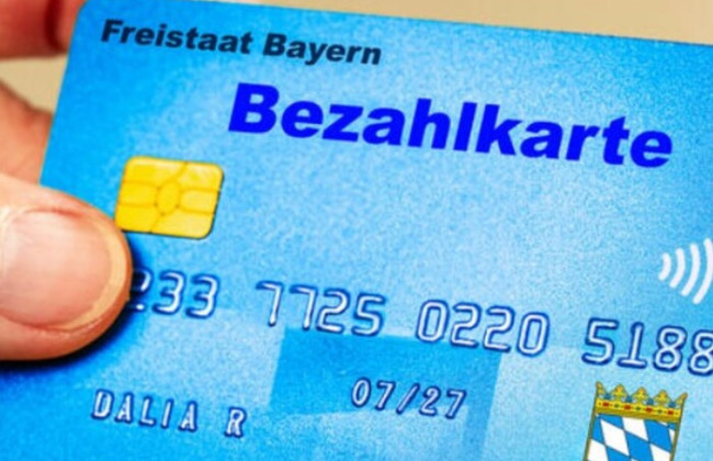 Гамбург запускает платежные карты для беженцев