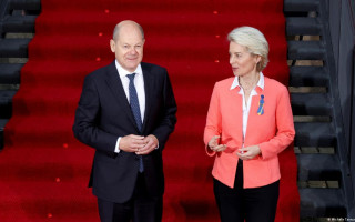 Олаф Шольц заблокировал кандидатуру Урсулы фон дер Ляен на должность генсека НАТО — СМИ