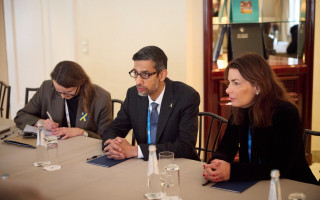 Зеленский в Мюнхене призвал назначить руководителя украинского офиса Google