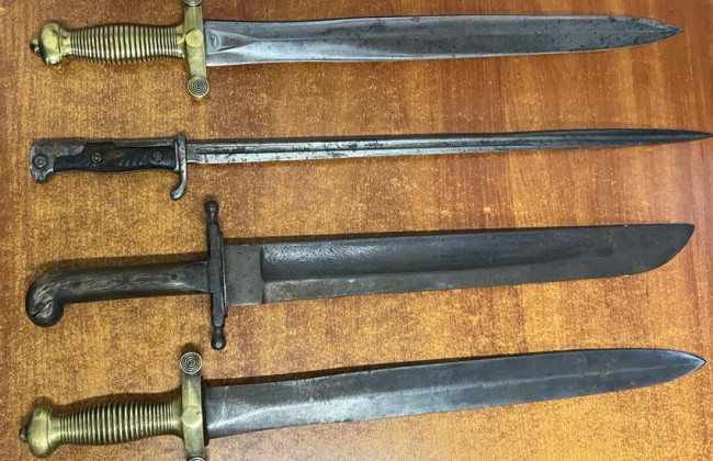 На границе у мужчины обнаружили холодное оружие – его проверят на культурную и историческую ценность