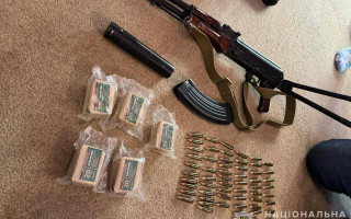 В Конотопе разоблачили хранителя наркотиков и оружия