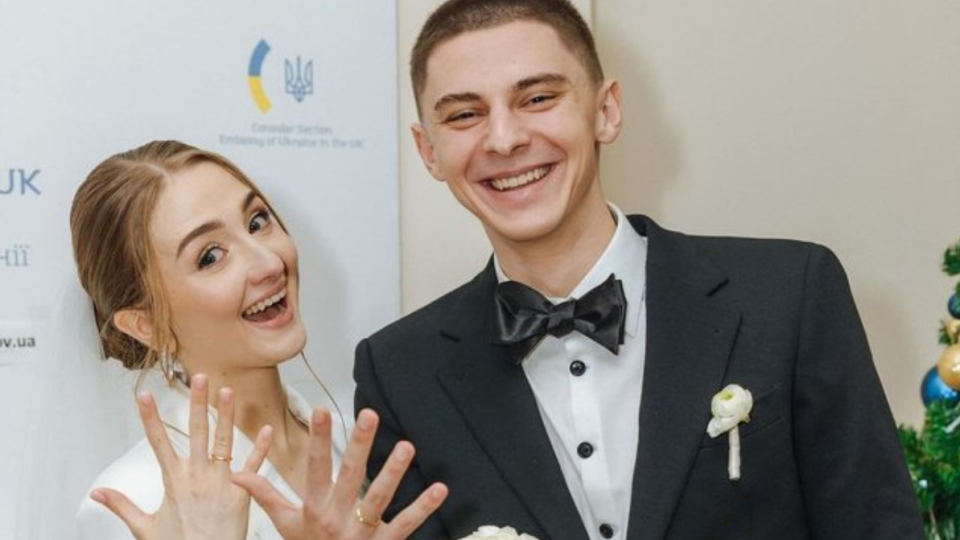 Футболист сборной Украины Виталий Миколенко женился: молодожены показали первые фото