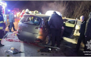 На Львівщині на трасі до Рава-Руської сталася ДТП із постраждалими