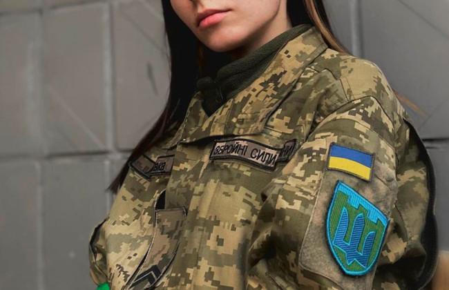 Правительство разработает акты для привлечения женщин к допризывной подготовке