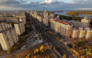 В течение 16 лет обещал построить паркинг: суд вернул Киеву землю на Оболони