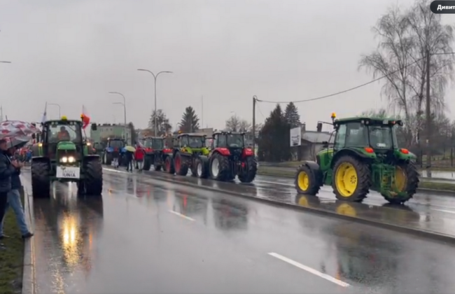 Польські фермери розпочали більш жорсткі обмеження руху транспорту на кордоні з Україною