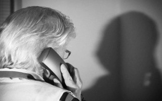 У Києві судитимуть чоловіка, який видавав себе за поліцейського і ошукав пенсіонерів на 100 тисяч гривень